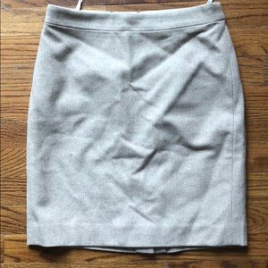 NEVER WORN J CREW BEIGE PENCIL SKIRT
